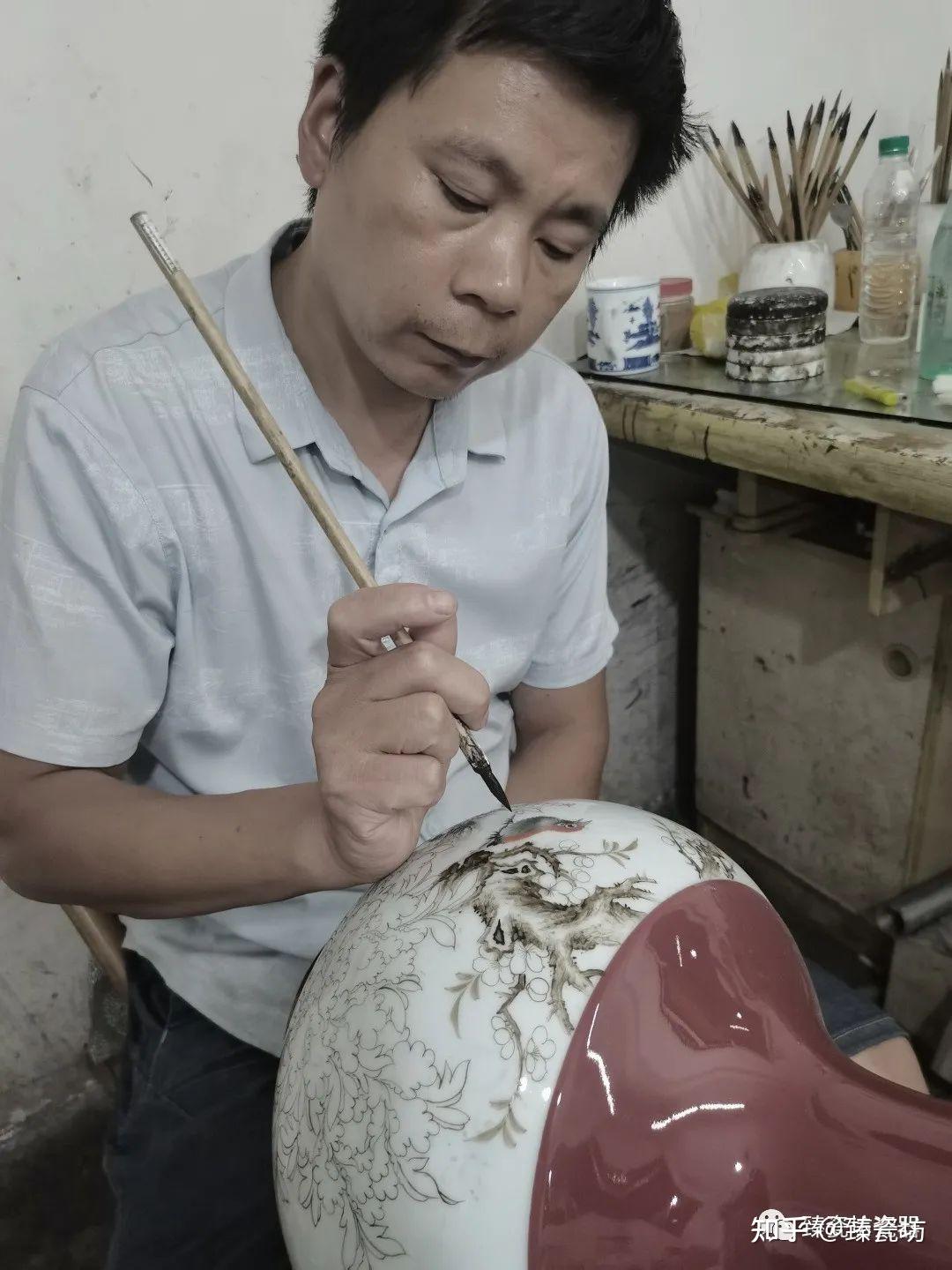 粉彩匠师蔡昌辉以彩绘万物