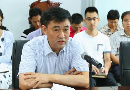 下面带来会议现场的精彩瞬间:李宗怀副总对项目前期工作进行了总结并