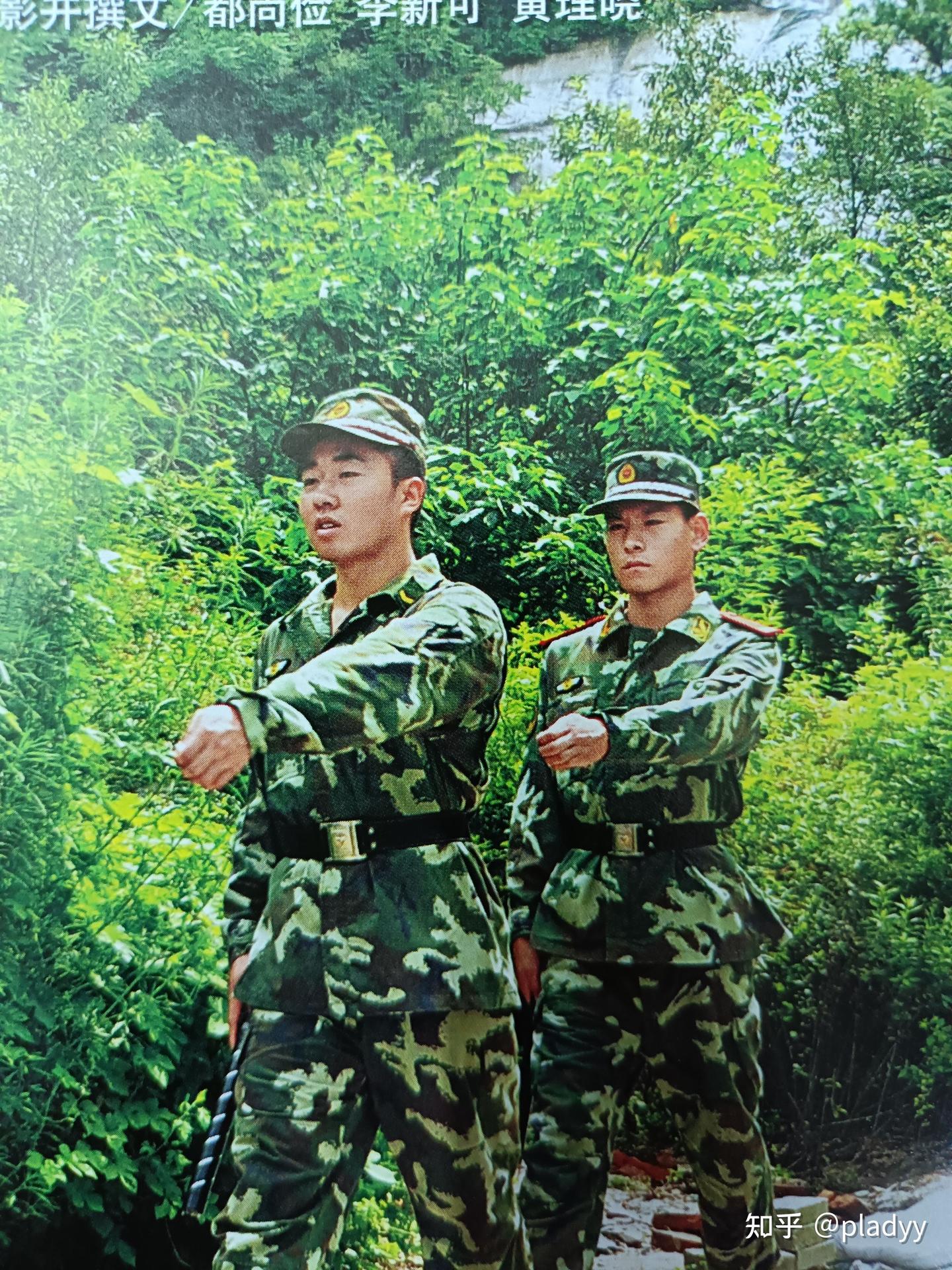 07武警察官夏作巡服 武警察迷彩帽 中国 图文：这是武警07式警官春秋