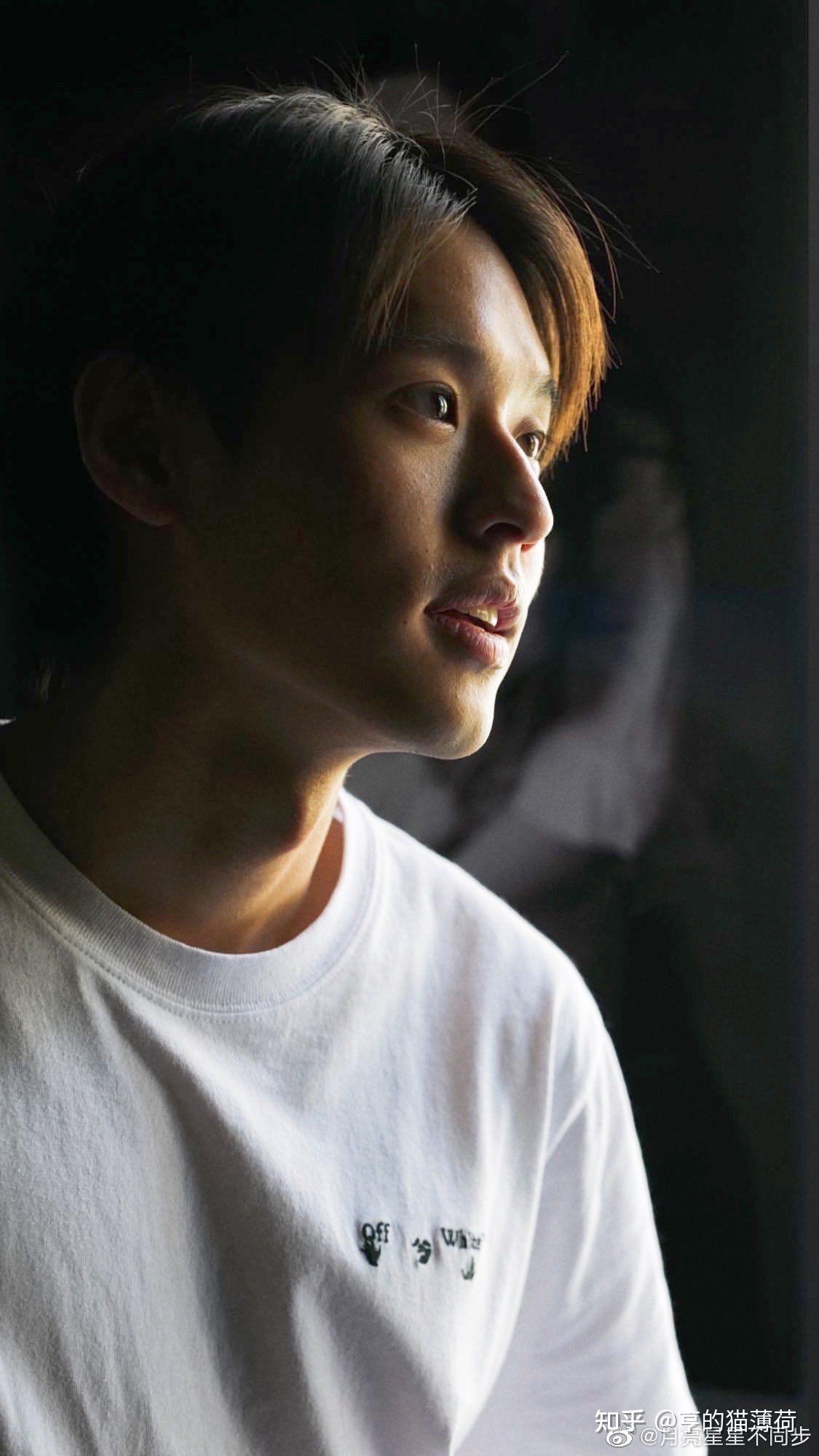 你们觉得哪个男明星笑容吸引你了