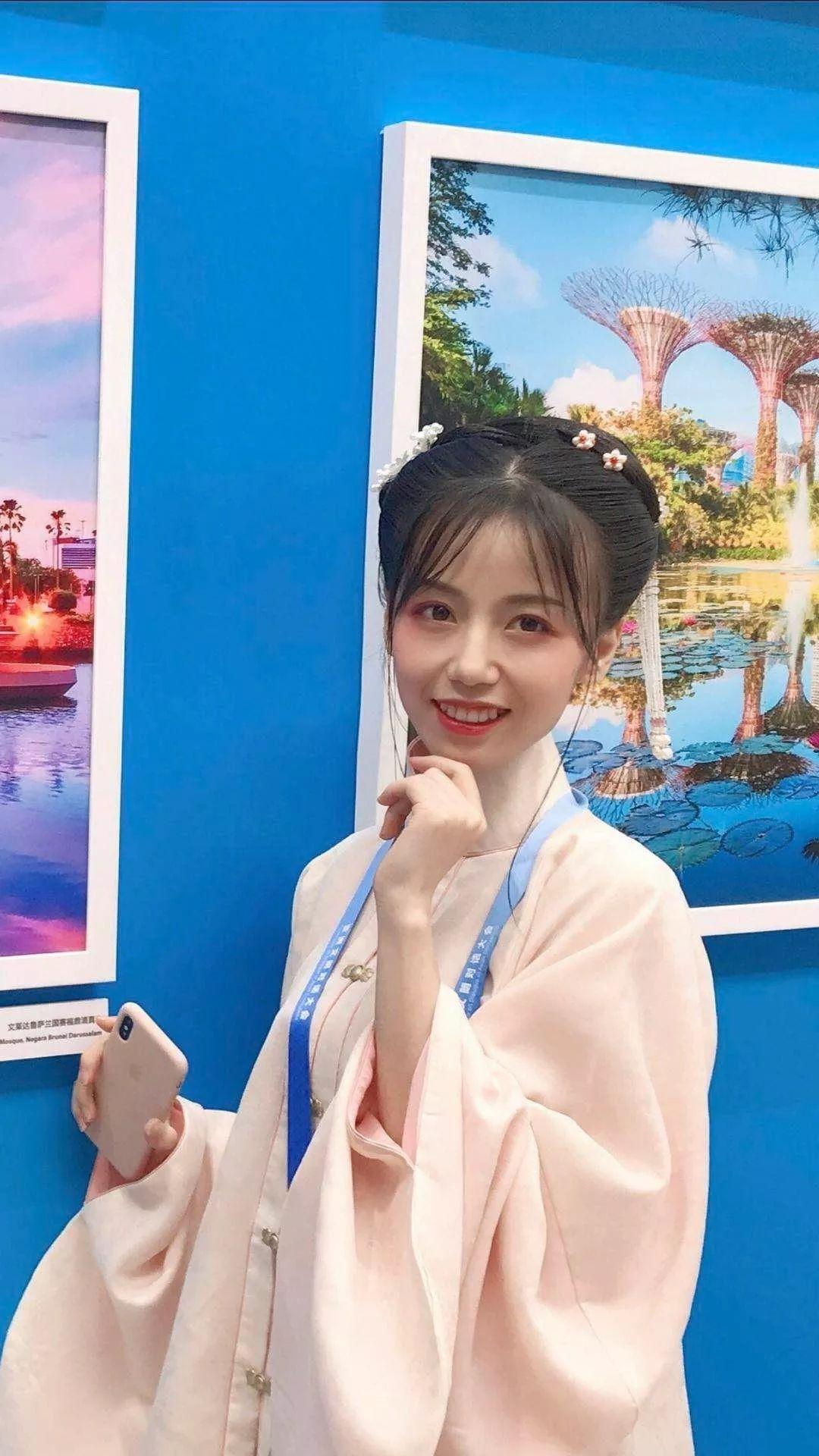 有没有关于银临的壁纸? - 知乎
