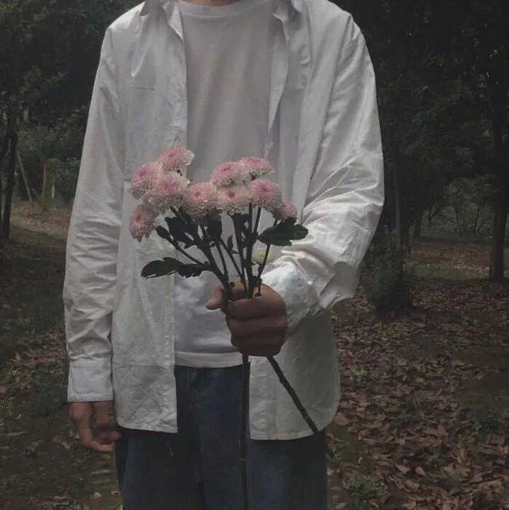 有没有手捧鲜花的男生壁纸啊? - 知乎