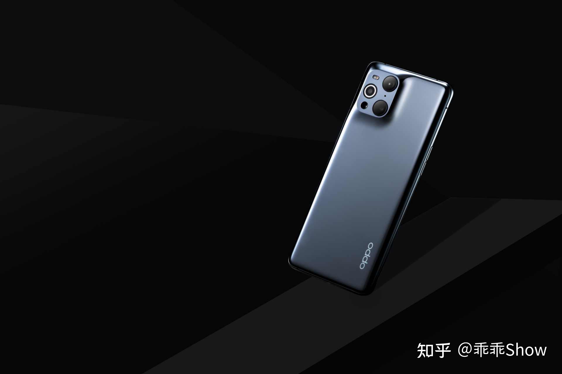 oppo find x3系列依旧延续了oppo find系列的高端定位,从外观设计到