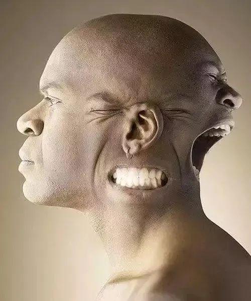 曾经使用过一张图片,一个笑着的人内在,是一张狰狞扭曲的脸,这可能是