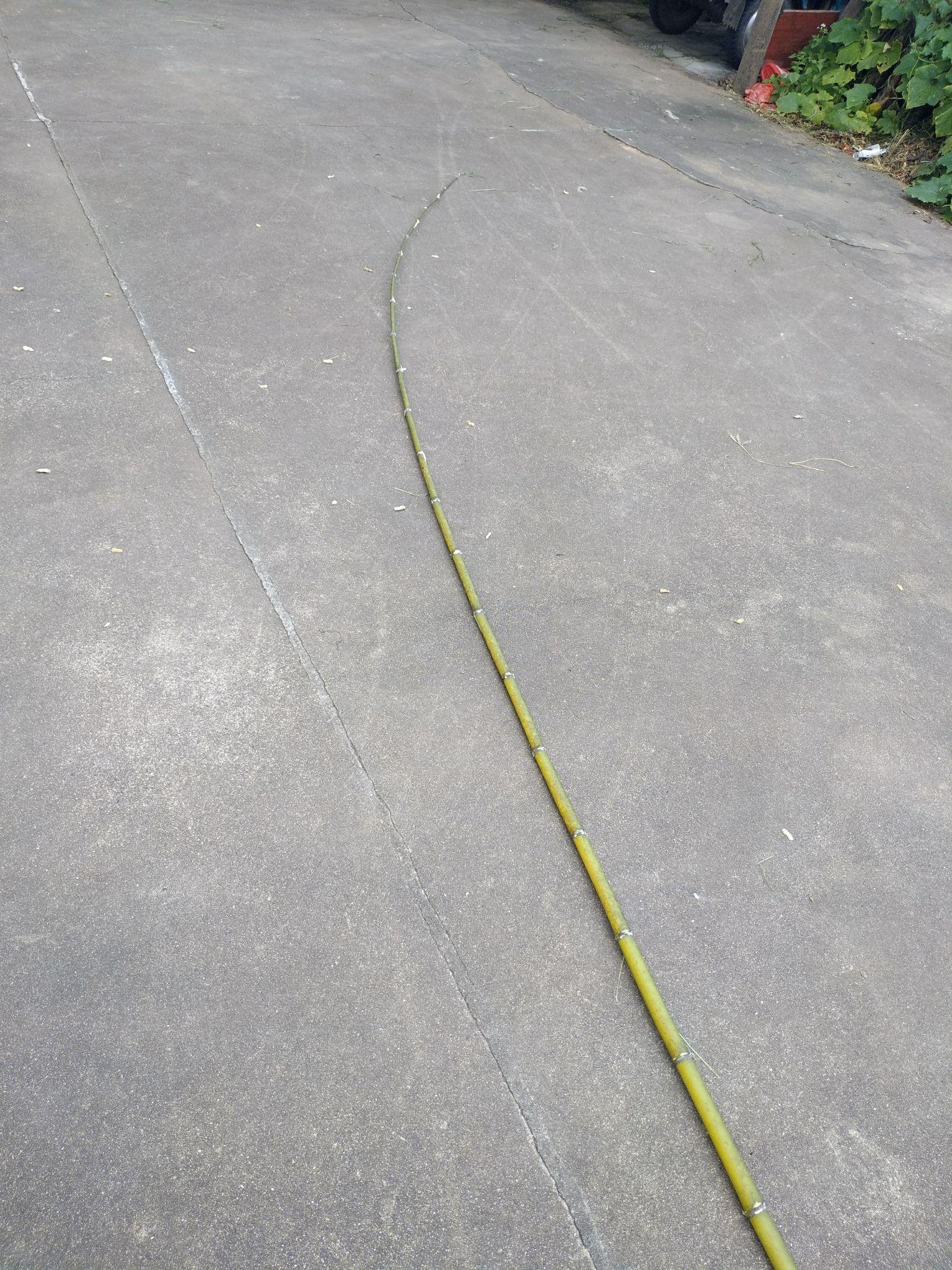 使用竹竿制成的鱼竿钓鱼是什么体验