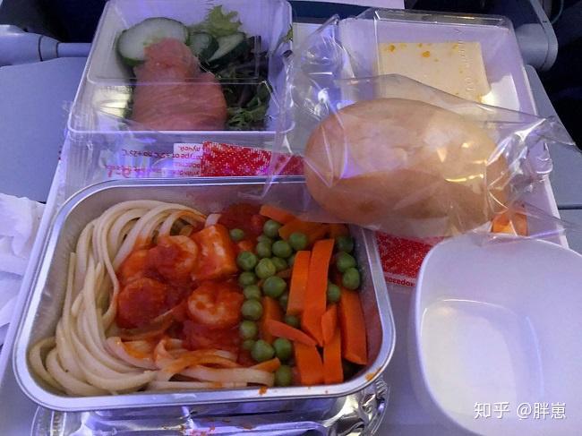 俄航的飞机餐,比它的战斗飞行模式更可怕