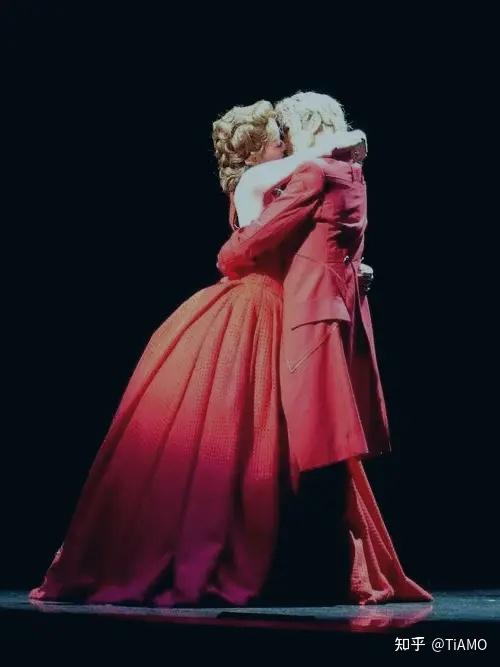 宝冢歌剧团有哪些让你印象深刻的舞台?