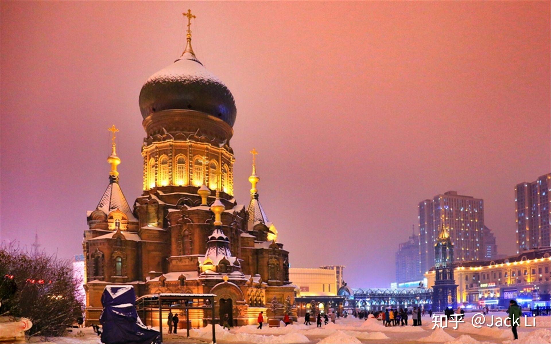 打开哈尔滨旅行的正确方式：在-28℃的中央大街上，嘎嘣咬下一口马迭尔冰棍