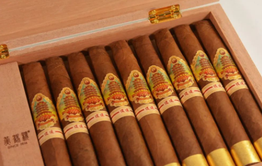 国内首款鸭嘴型雪茄丨黄鹤楼逍遥五号