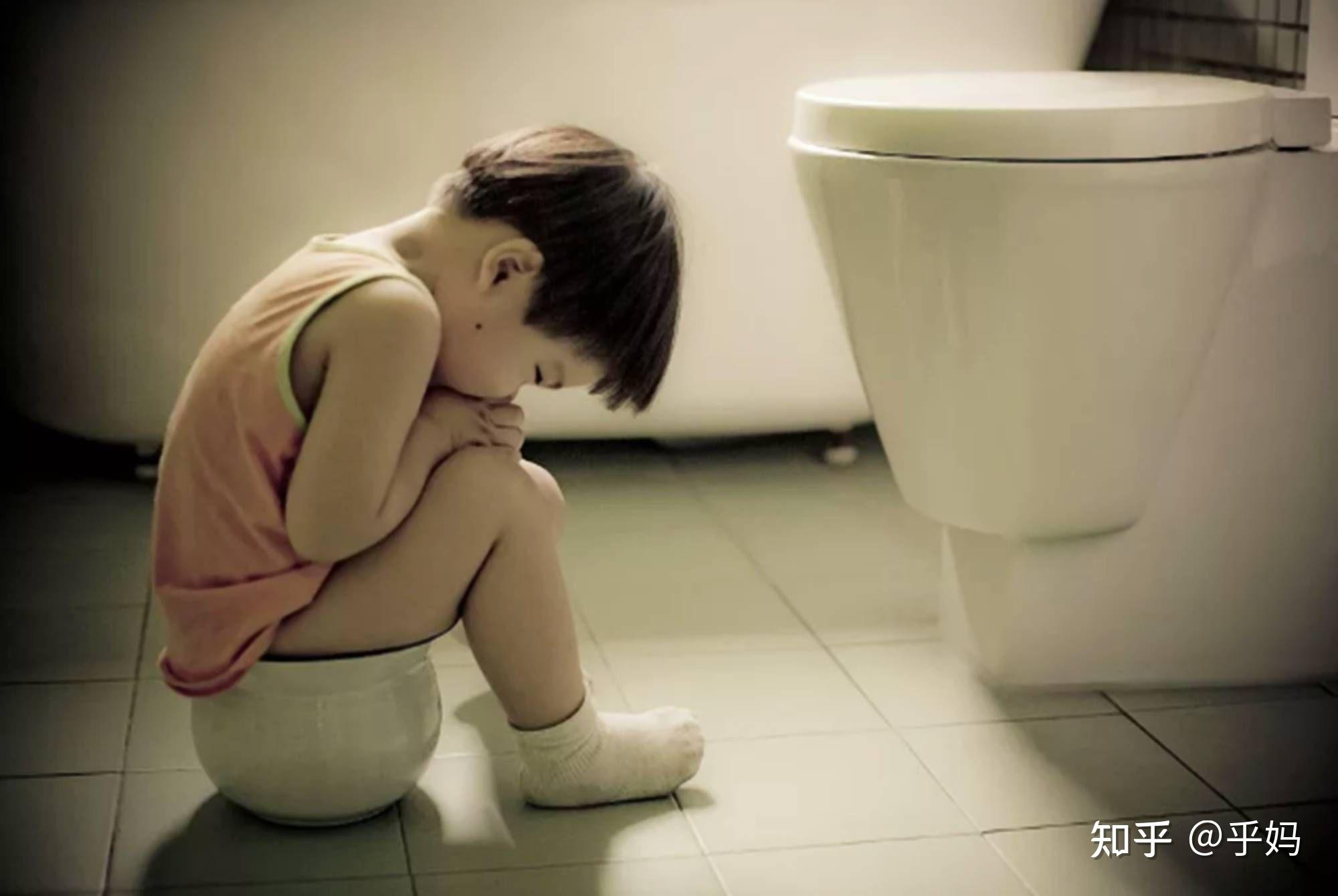 小朋友为什么不愿意在幼儿园拉粑粑?