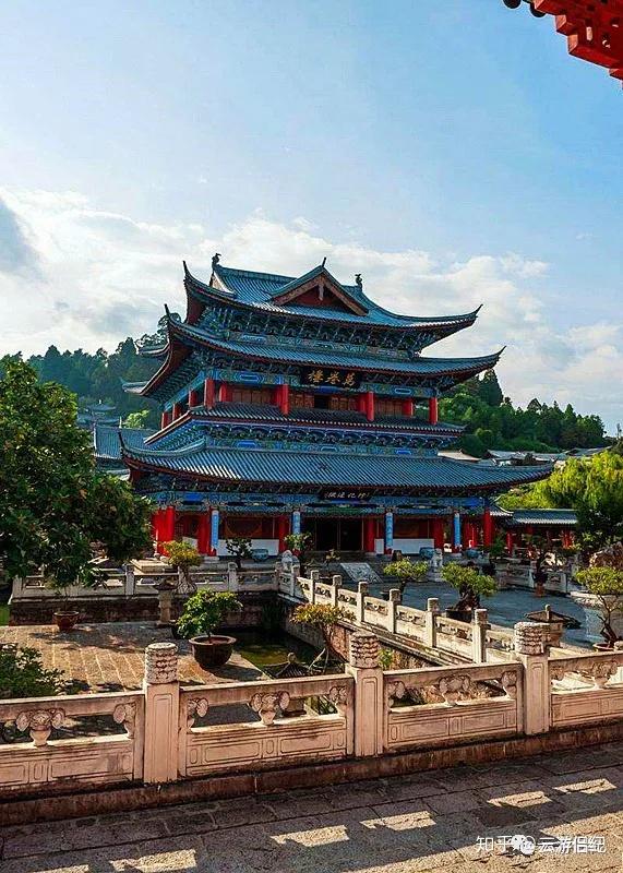 云梦江氏莲花坞"荷映垂柳,雾绕白莲""明知不可为而为之","有所不为,方