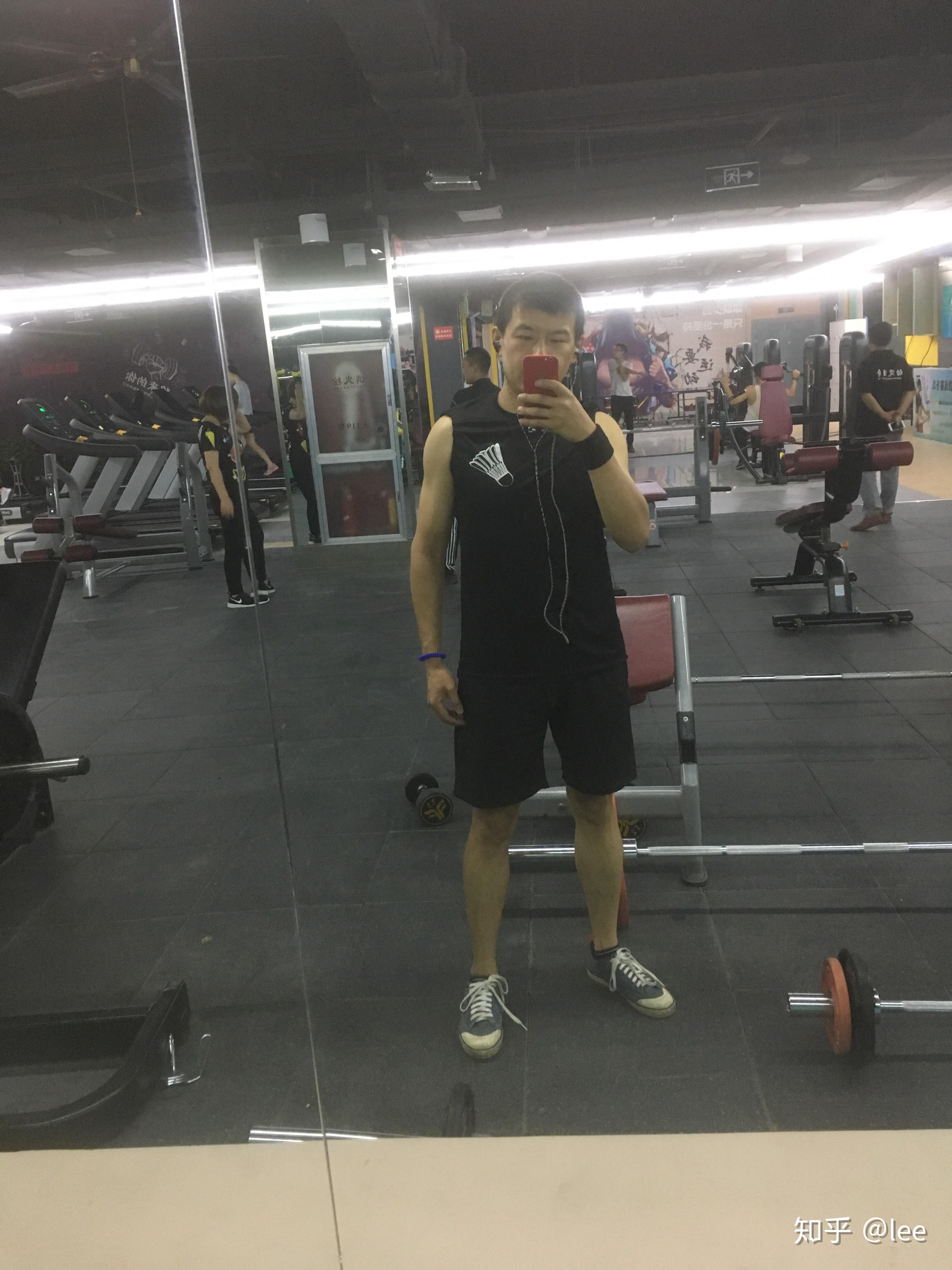 身高185,体重80公斤,但是有小肚子,怎样锻炼会看起来不那么胖.