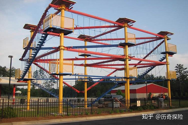 历奇天空步道如怪盗基德一样在空中漫步