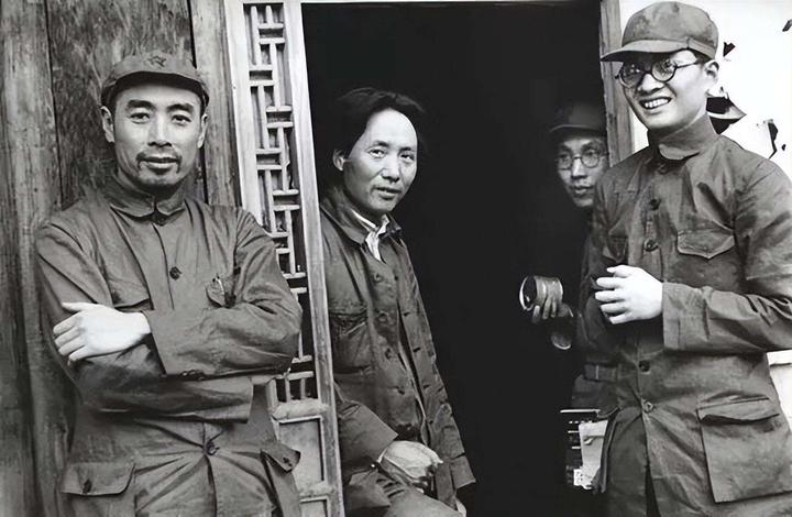 1935年,张闻天想把总书记让给张国焘,博古大惊:这是党权,让不得 - 知乎
