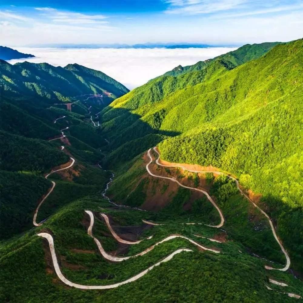 我国很多山岭地区,或因道路自然展线无法争取需要的距离以克服高差,或