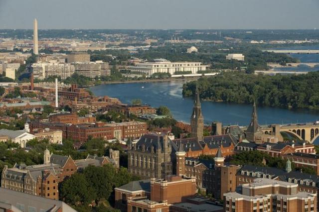 像華盛頓最著名的喬治敦大學(georgetown university),它的法學院在