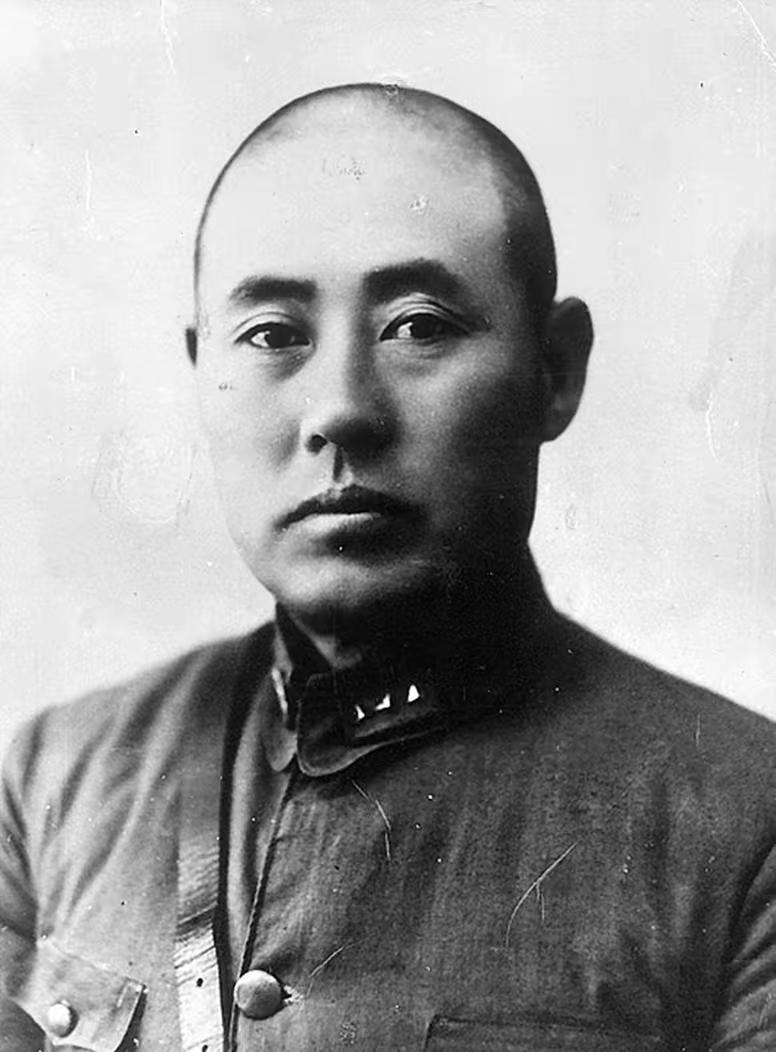 傅作义起义投诚前,亲自放走的几个国军军长,最后下场如何? - 知乎