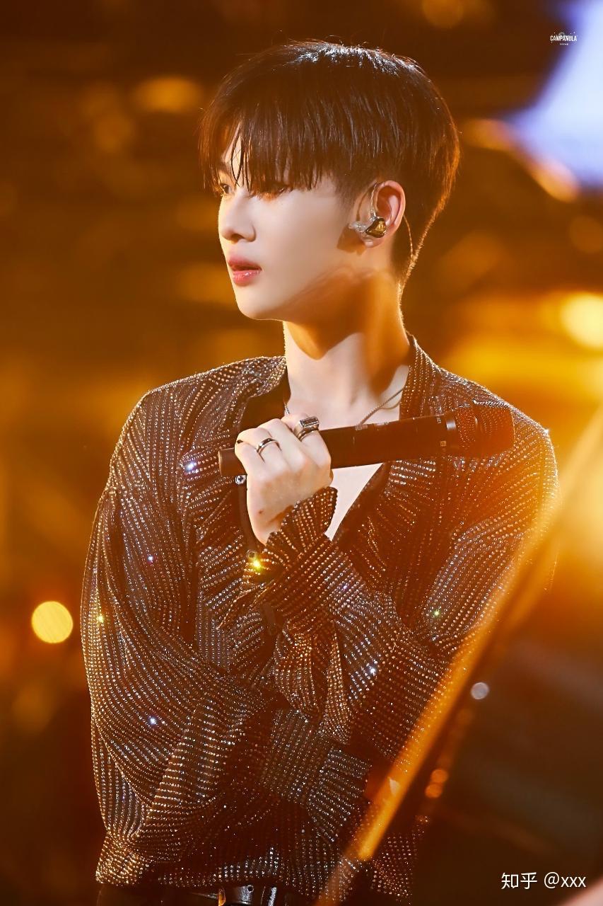 周震南有哪些出圈神图