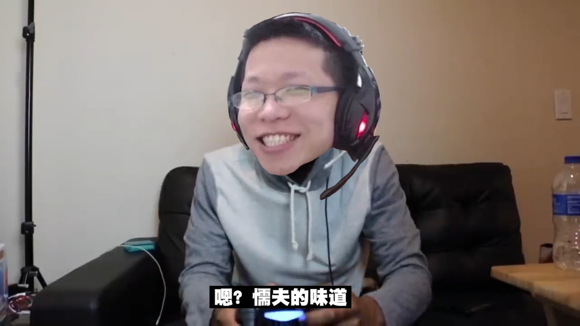 发布于 23 小时前 · 1 万次播放电子竞技余小c(游戏主播)英雄联盟