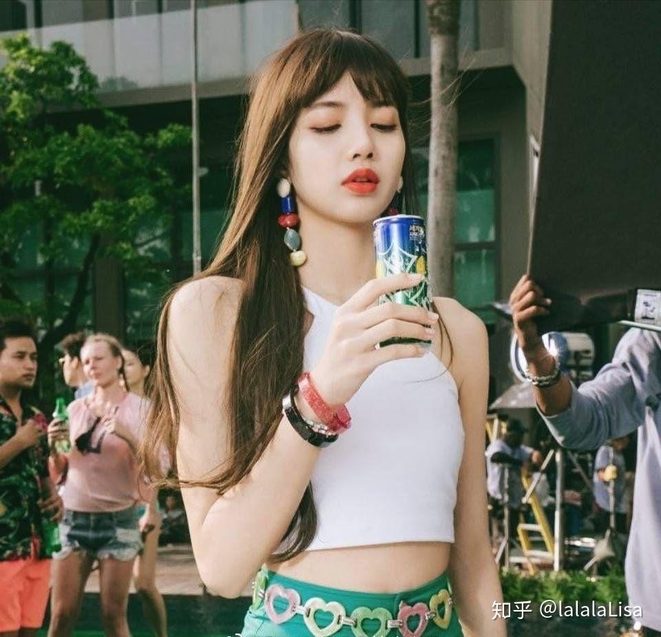 blackpink的lisa的身材在女团中是什么水平? - 知乎