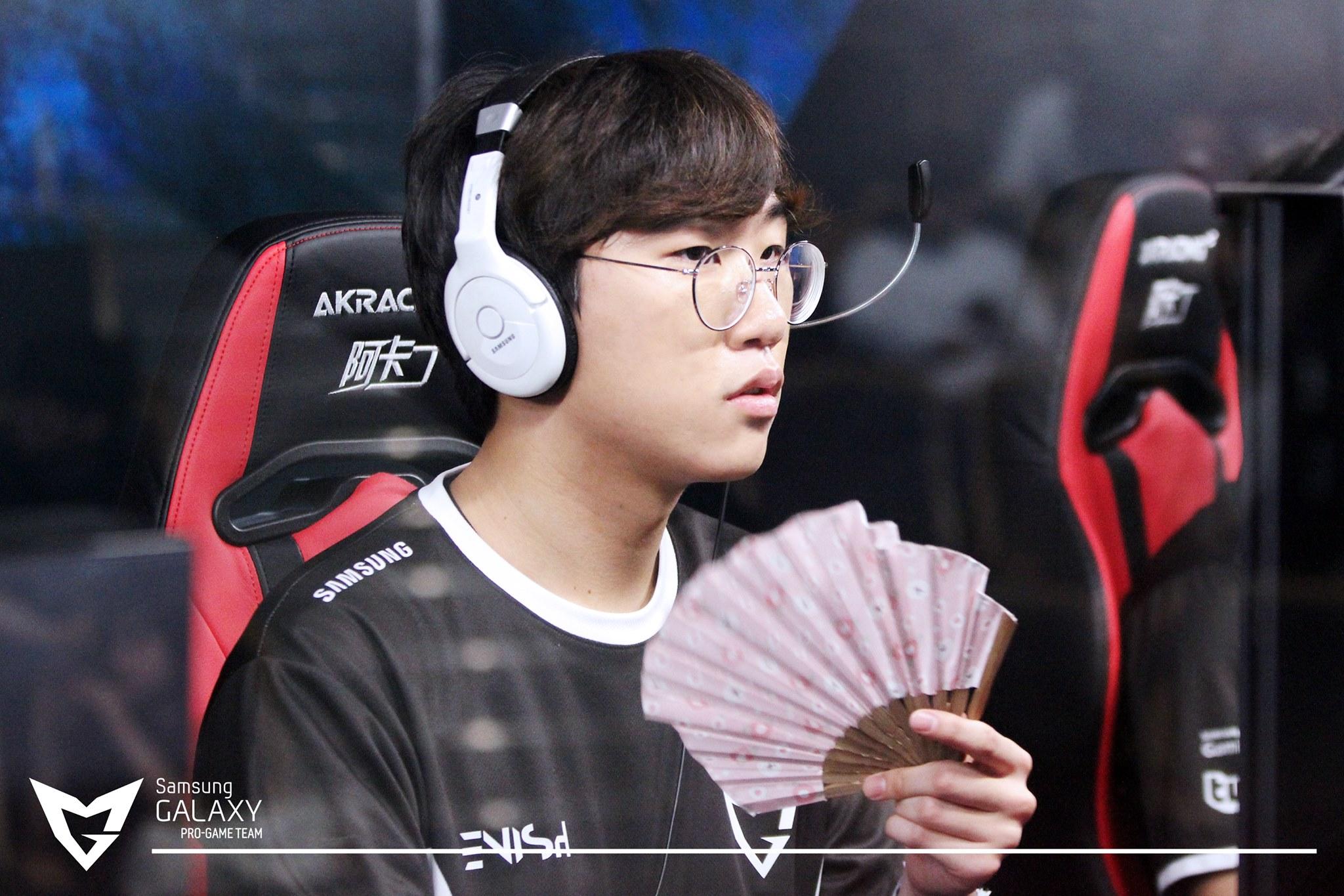 那年,ssg没换人.wraith走了,corejj成为唯一辅助开始上场.