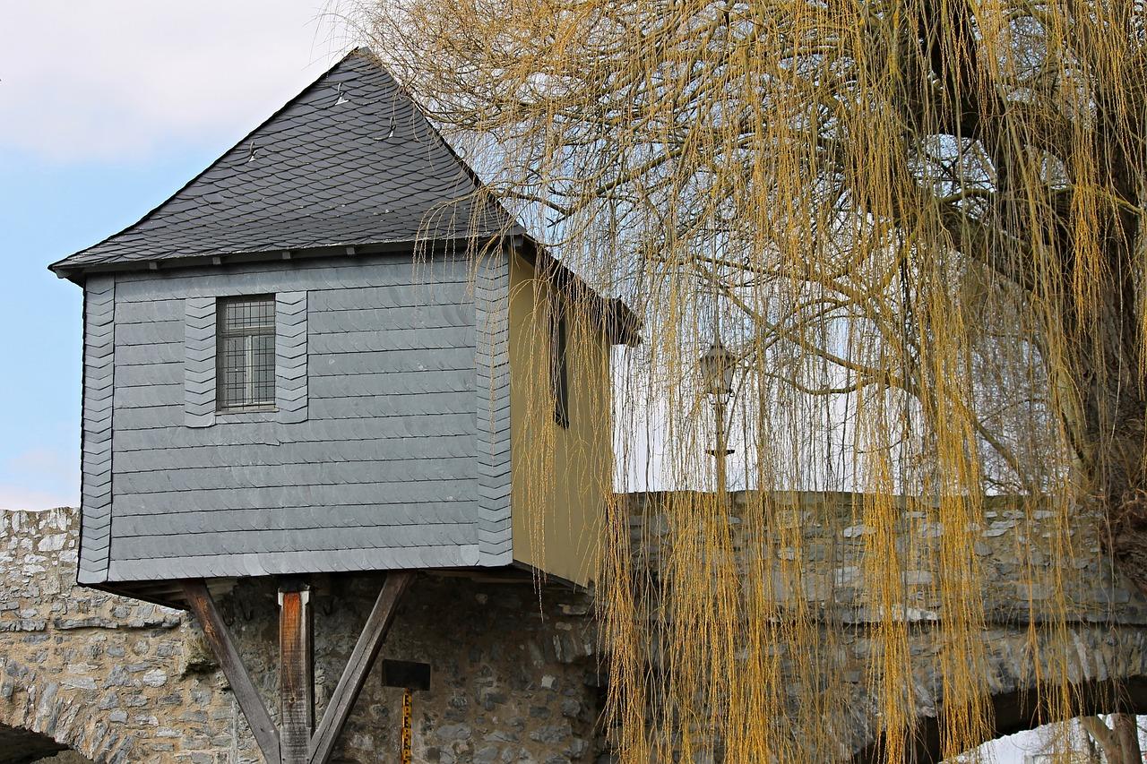 3. 霍林河门窗报价