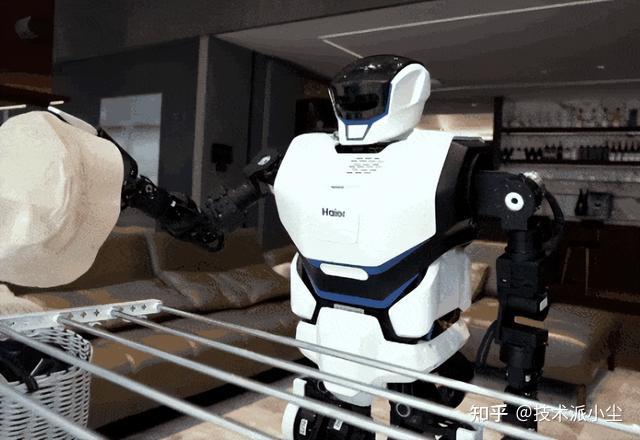 华为放大招!首款鸿蒙机器人亮相,a股"具身智能"核心公司出炉!