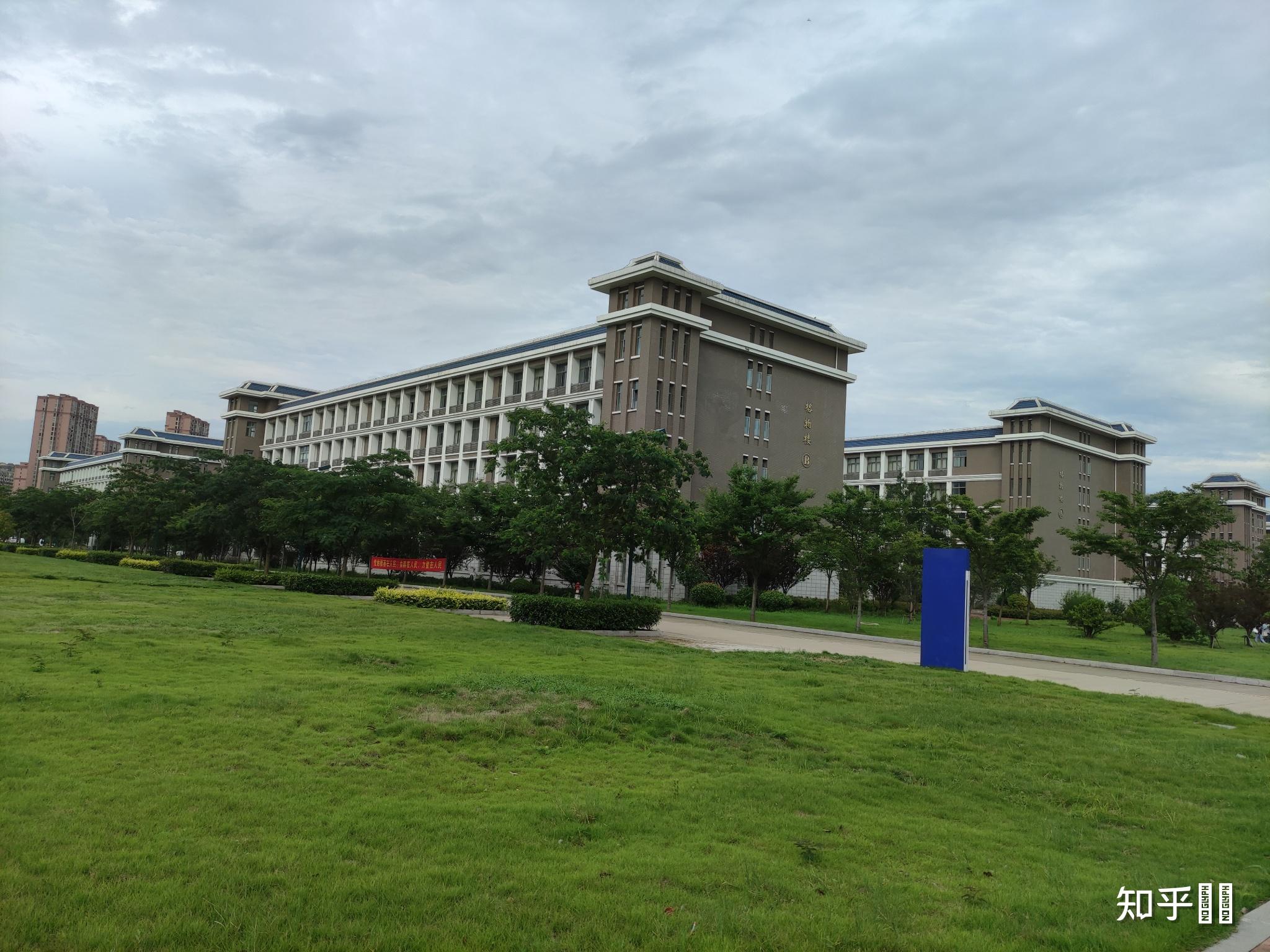 蚌埠工商学院校园风光图片