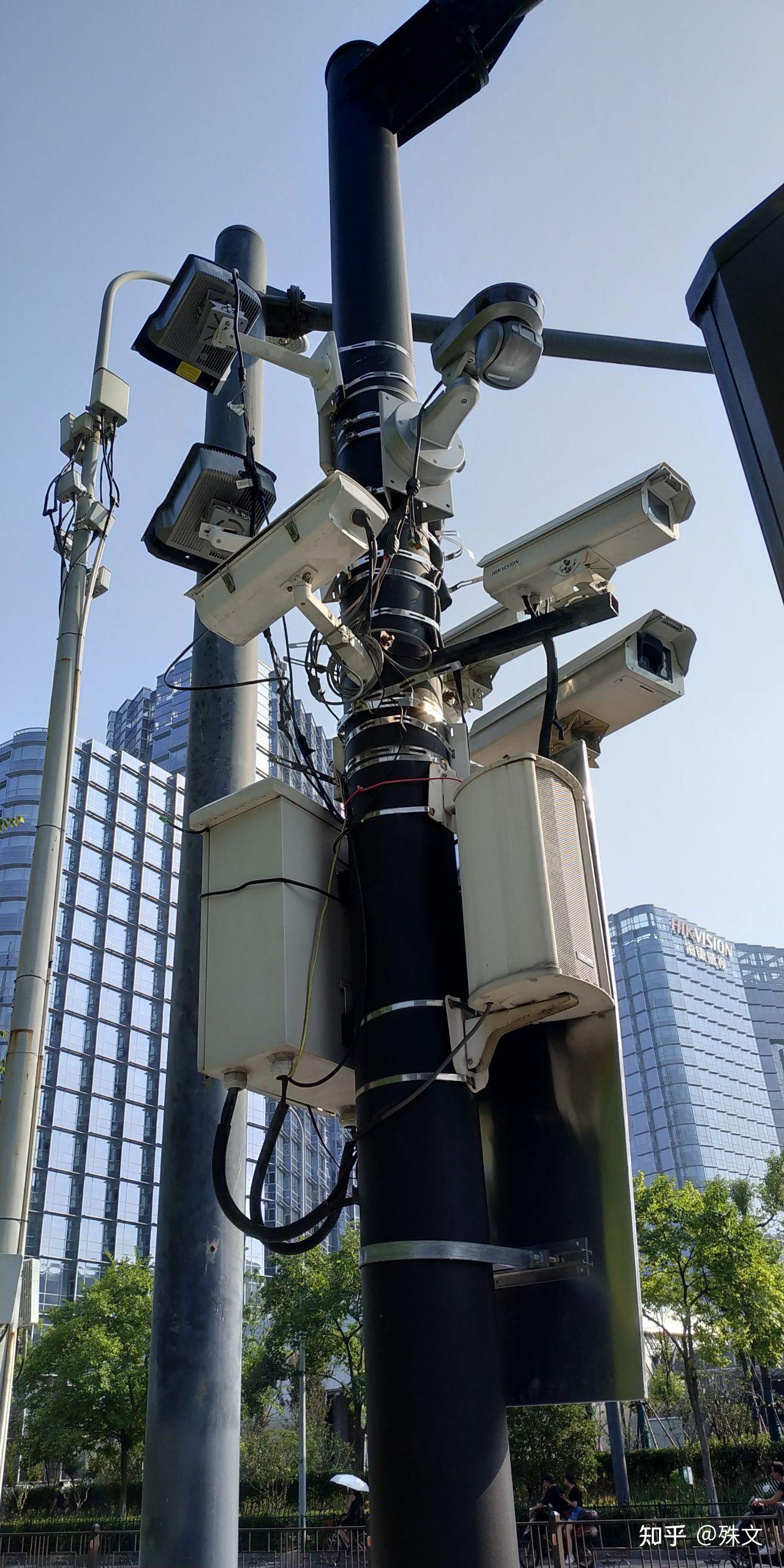 山西垣曲交警回应「一道路立杆上摄像头密集」,此次事件引发了哪些