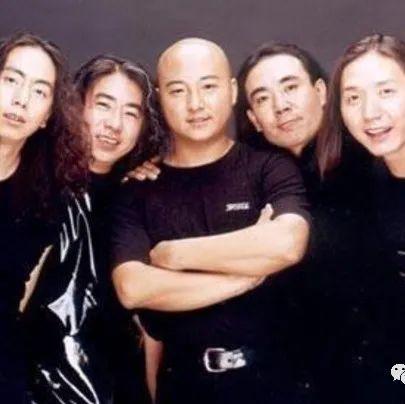 周晓鸥:和吴京是发小,婚姻失败独自抚养儿子,53岁成全能艺人