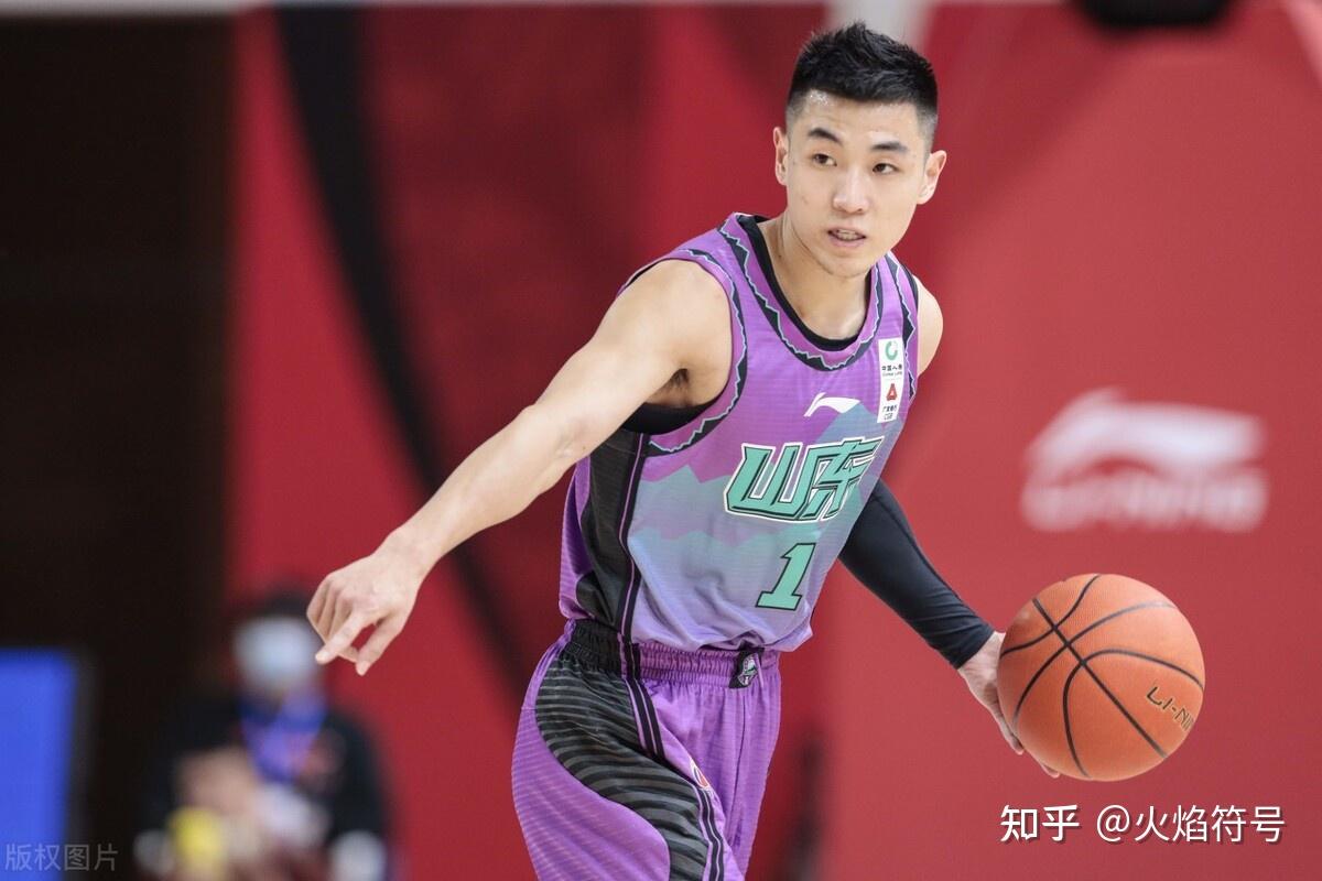 no.1 山东后卫——高诗岩——总数113个抢断,场均3.2次