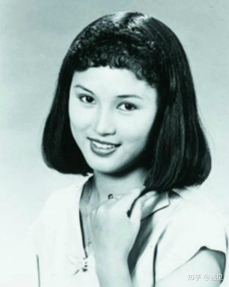 港圈姐妹花:姐姐“装睡”,妹妹“糊涂”,为一个男人反目成仇? - 知乎