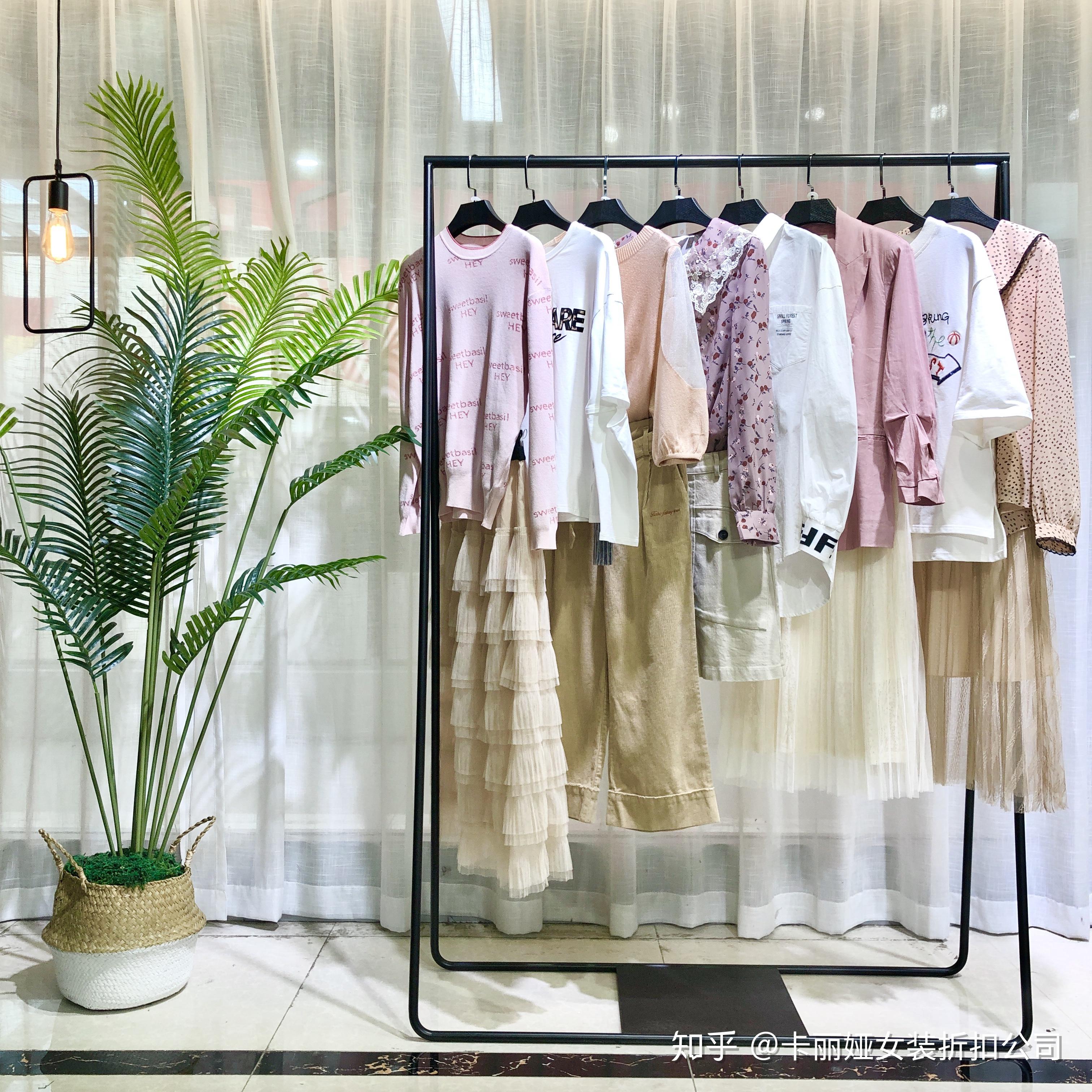 新手开品牌折扣女装商场店和路边店哪个比较好?