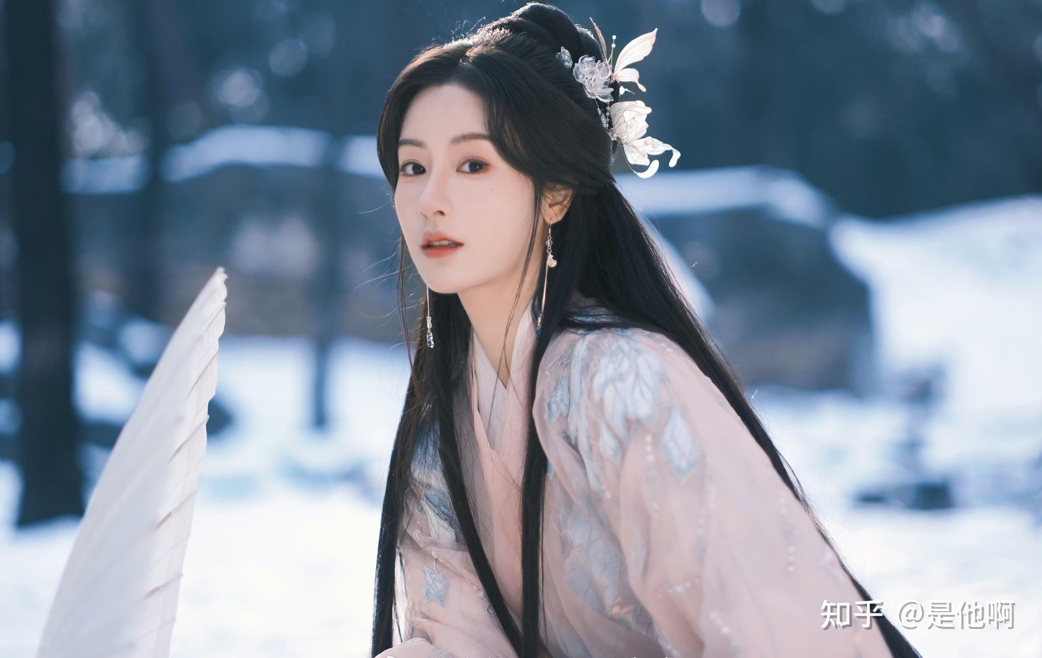 如何评价毛晓慧版本的小龙女剧照?