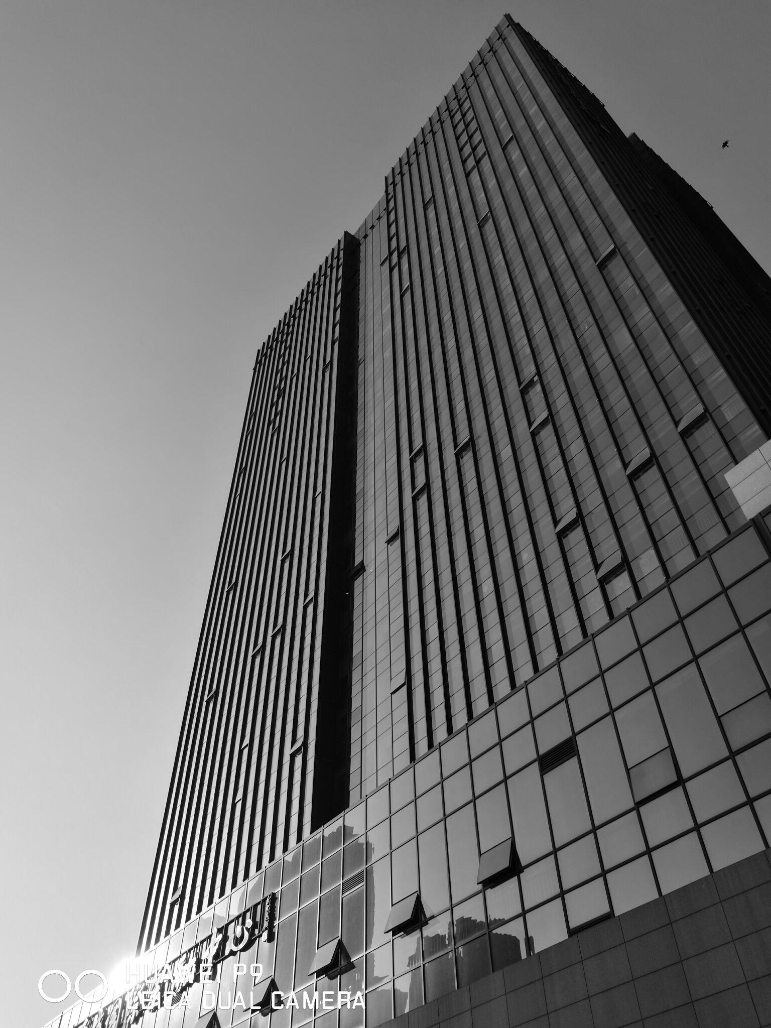 如何看待华为正式超越苹果,拿下国产第一,世界