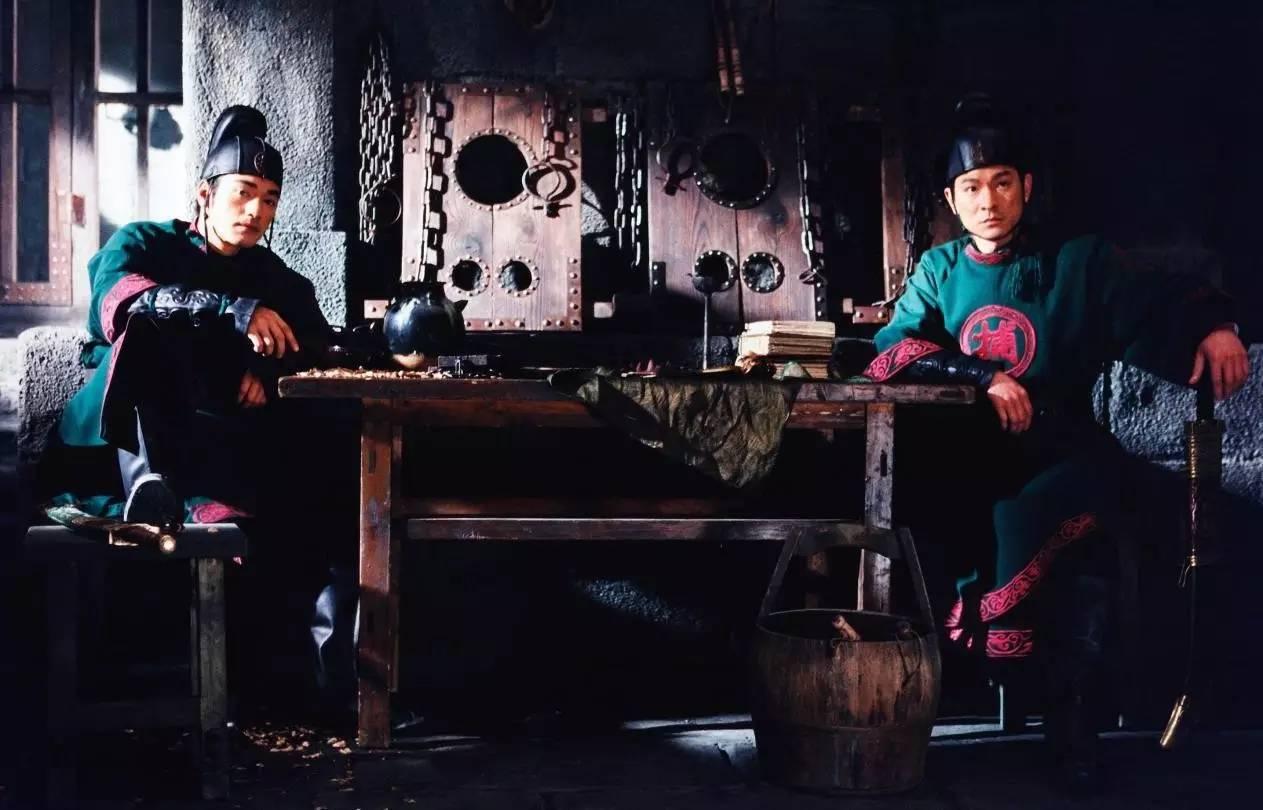 情节中的色彩仍然记忆深刻然而章子怡舞蹈的情节后来再也想不起电影里