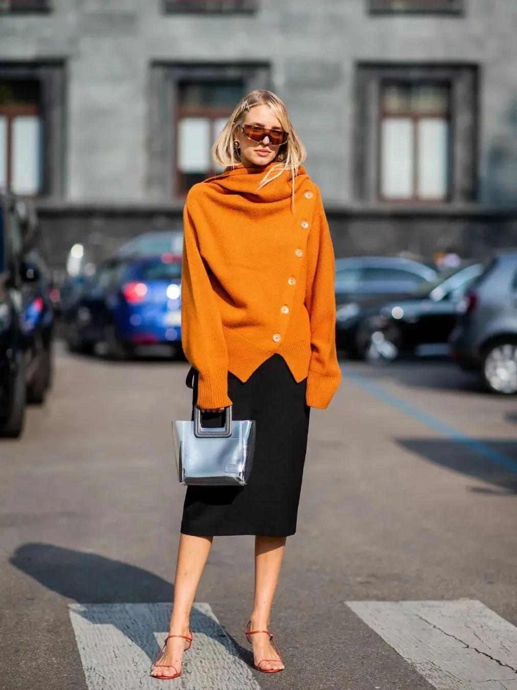 是街头一抹美丽的色彩~所有的沉闷寡淡被一扫而空,它很像热情洋溢的