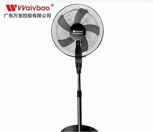 小时候没有空调,一年的麦子收完后,家里拿一部分钱买了万宝牌电风扇