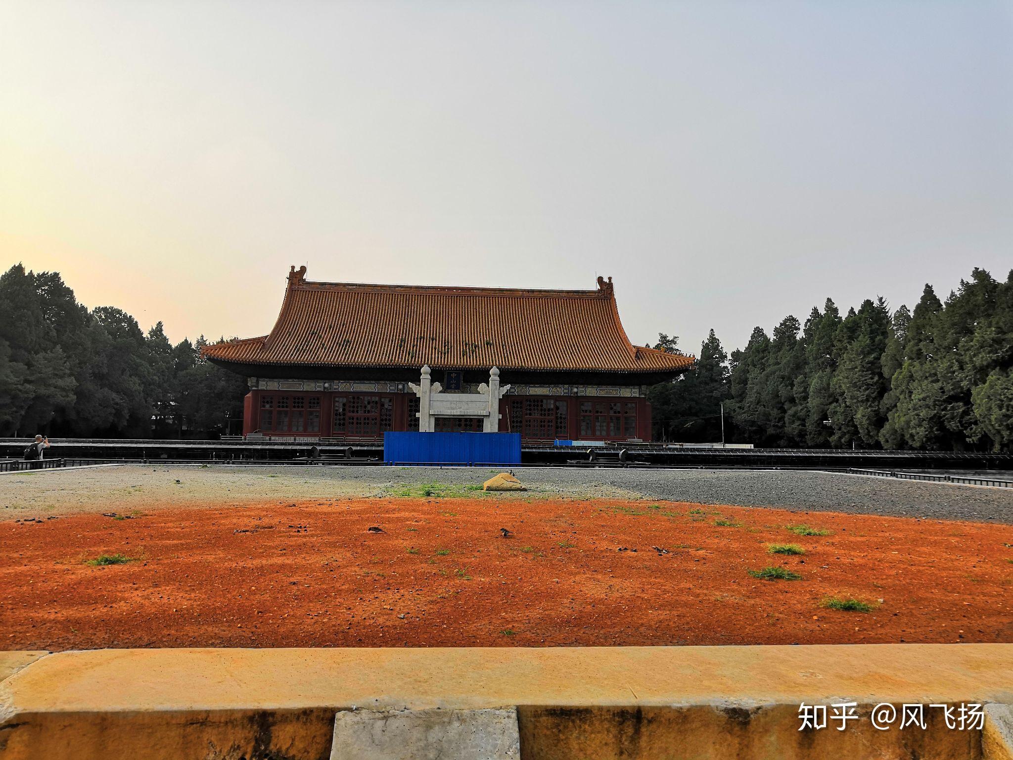 古代祭祀天地先祖用五色土夯實的祭壇請問五色土是什麼