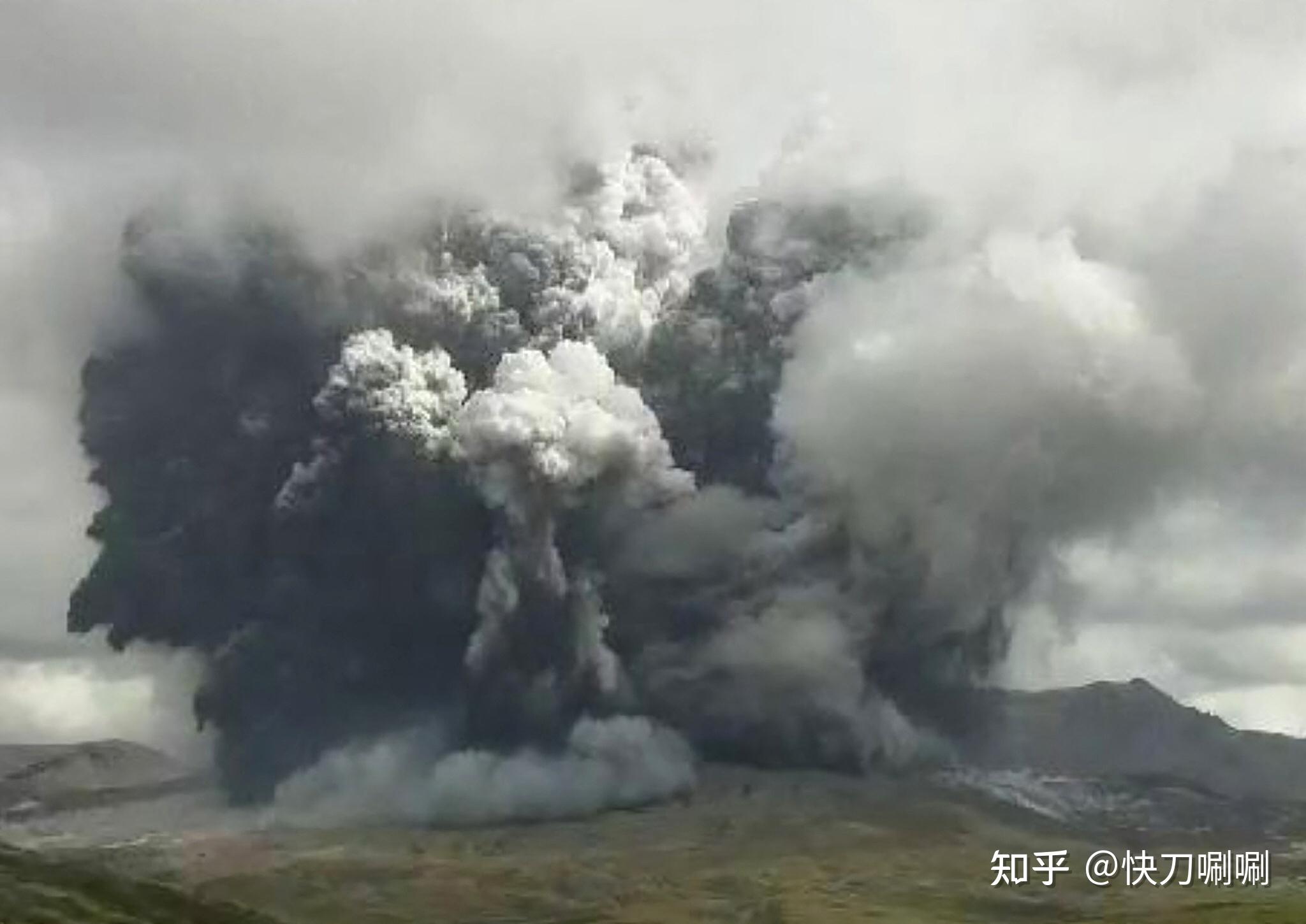 阿苏山爆发图片