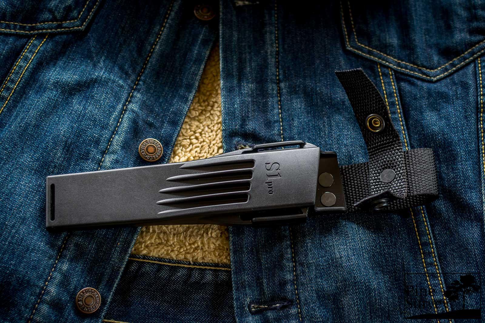 而pro系列,刀鞘则进行了一些改进.