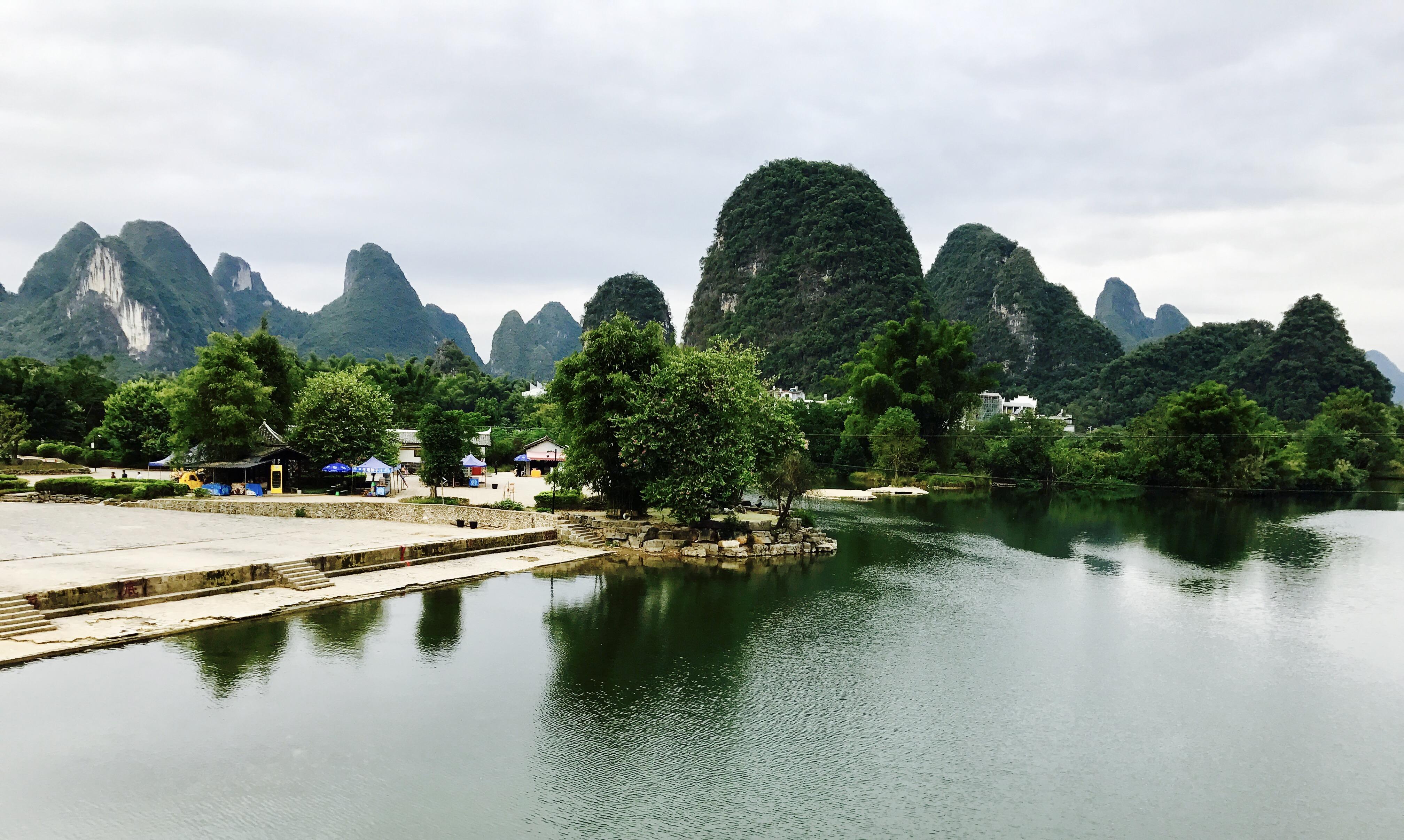 秀澈漓江水灵动千鹤人