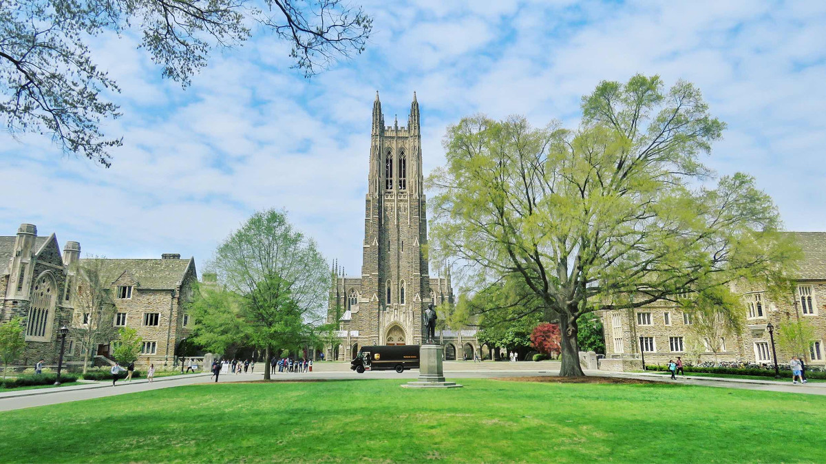 你好请问杜克大学排名是多少去读研究生怎么样呢