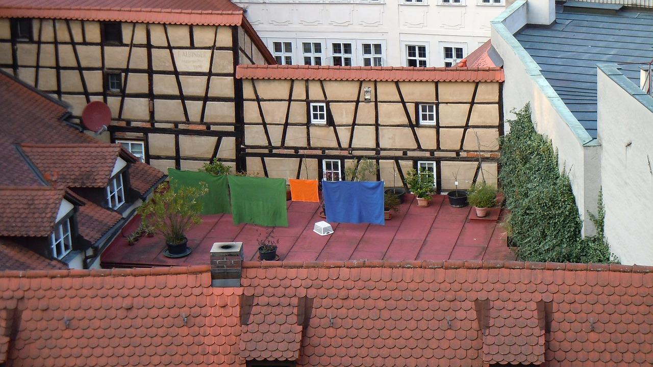 买房子买顶楼好不好