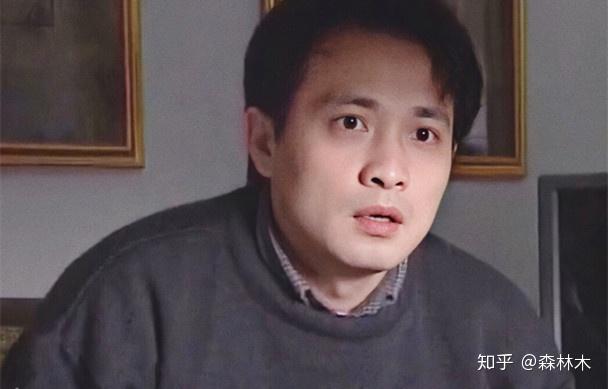 丁志诚"蹭"的一下就过去了,说:"我那边有几个同学,想和你们认识,给个