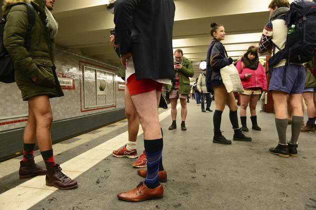 一年一度的世界地铁无裤日又来了可是谁要看你们光着屁股啊