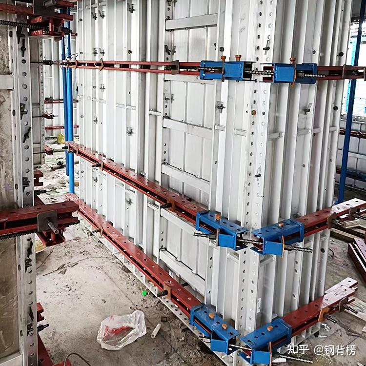建筑施工丨铝模板钢背楞施工过程详解 - 知乎