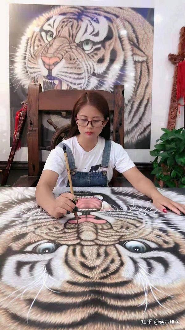 尹连英画家艳而不俗细而不腻