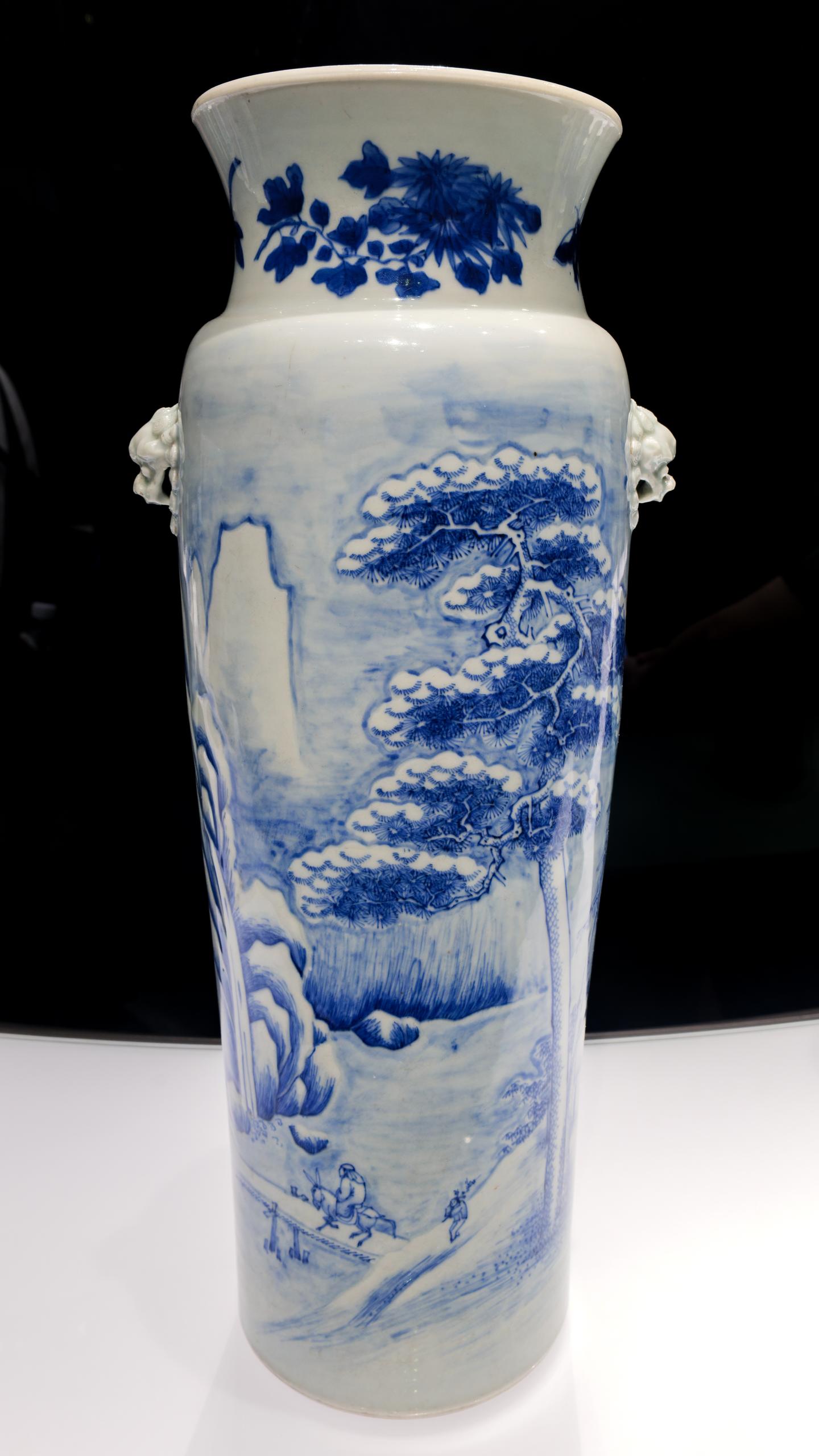 中国古玩 明末～清初時代 古染付青華獅子紋 乳白釉