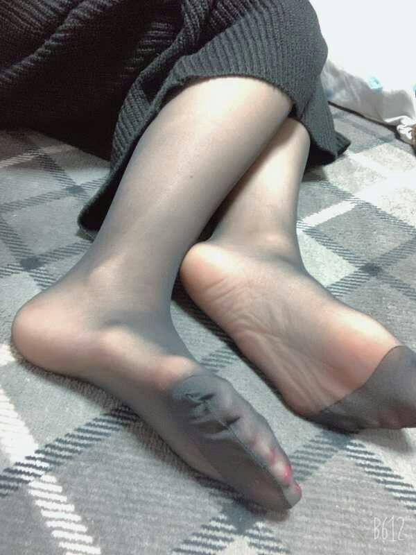 女生什么样的脚可以称为玉足